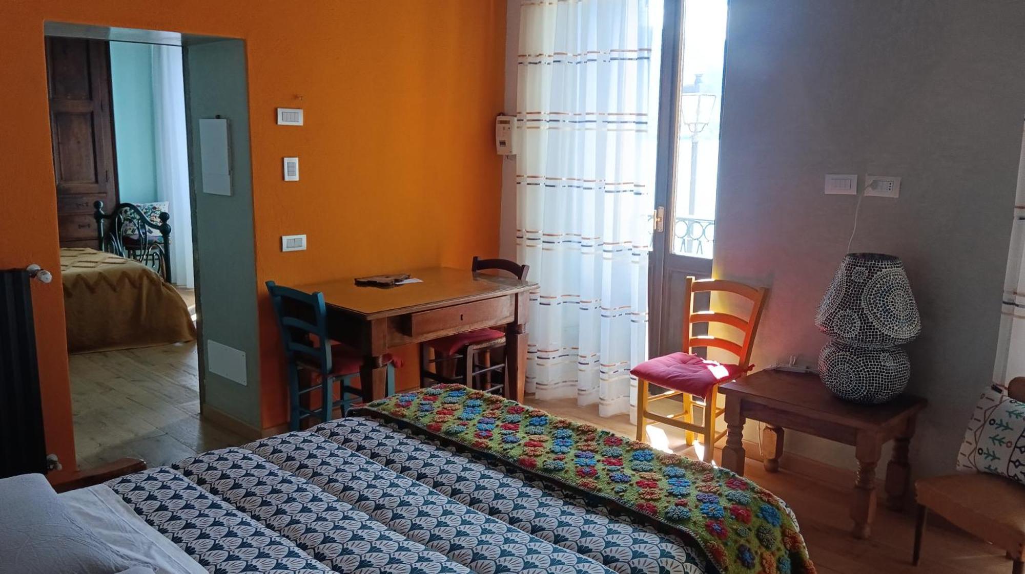 Namaste Apartment Fiumelatte ヴァレンナ エクステリア 写真